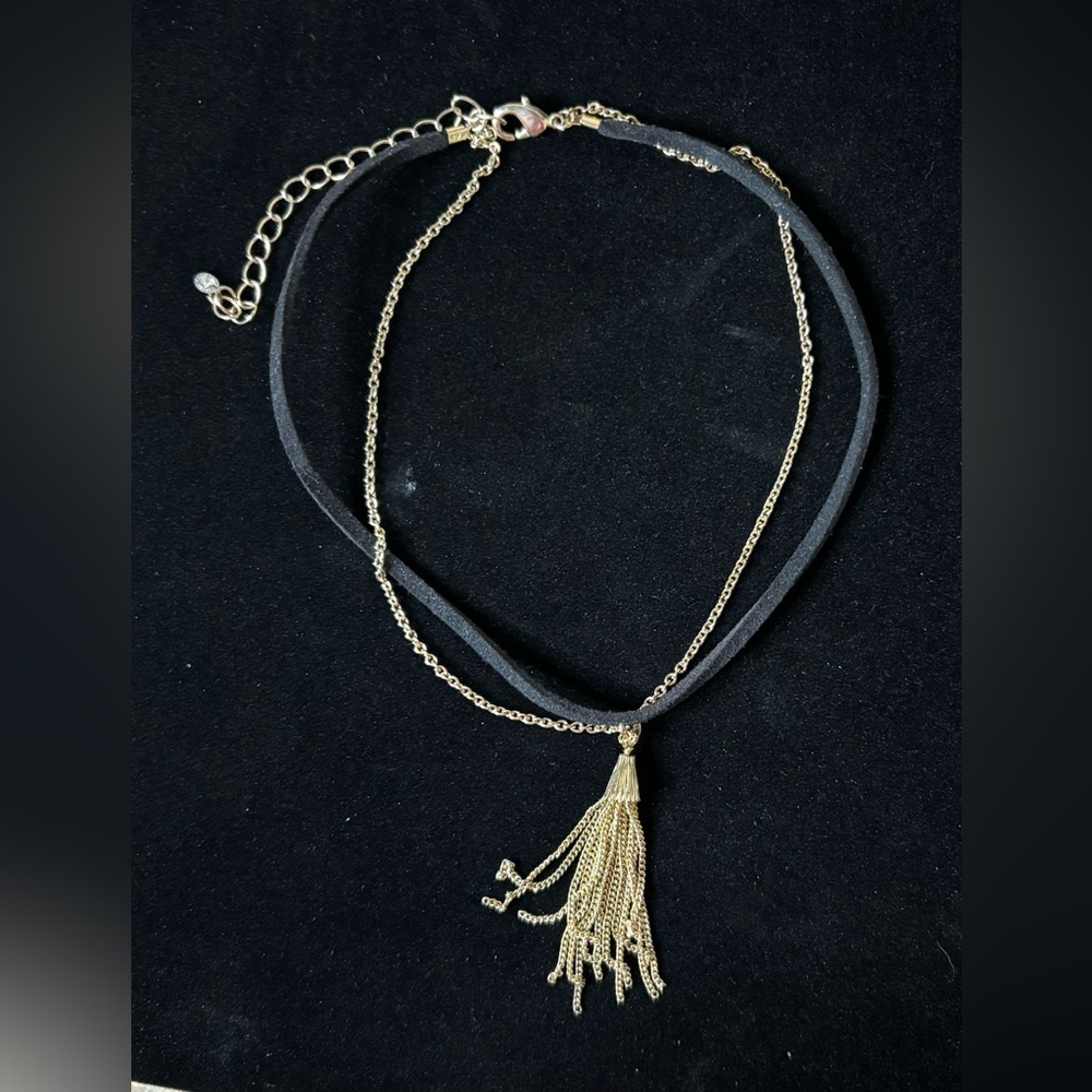Gold toned tassel choker C190
